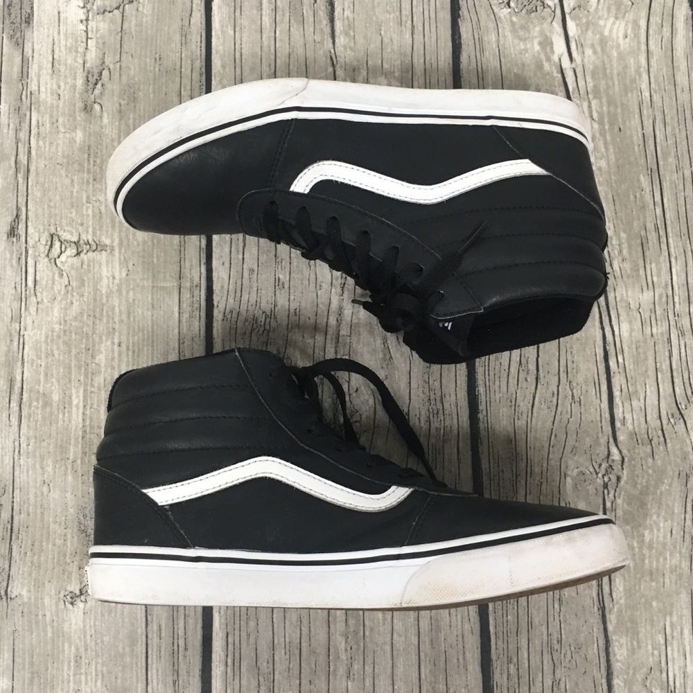 Vans Black Leather SK8 Hi Top - W//8.5  M//7